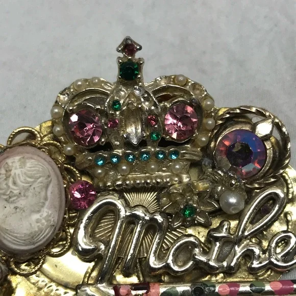Rare vintage gold tone MOTHER brooch pin with rhinestones cameo crystals wow!